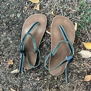 Earth Runners barefoot sandals sz 7w